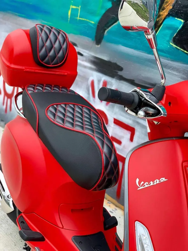 Vespa Sprint / Primavera 50 - 150 Diamond Carbon Fiber Seat Cover 1